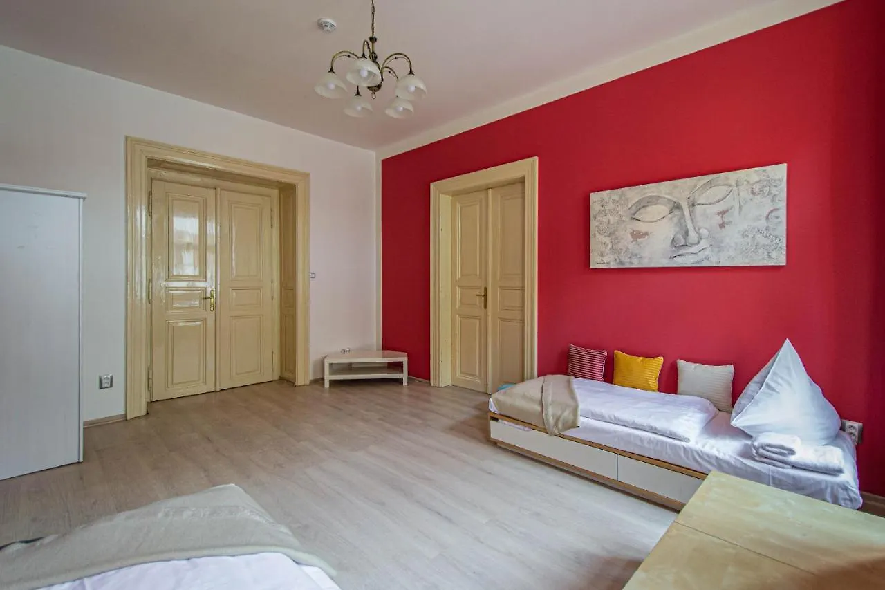 For Celebrations Spacious 3Bdr Apartment With Balcony Praga