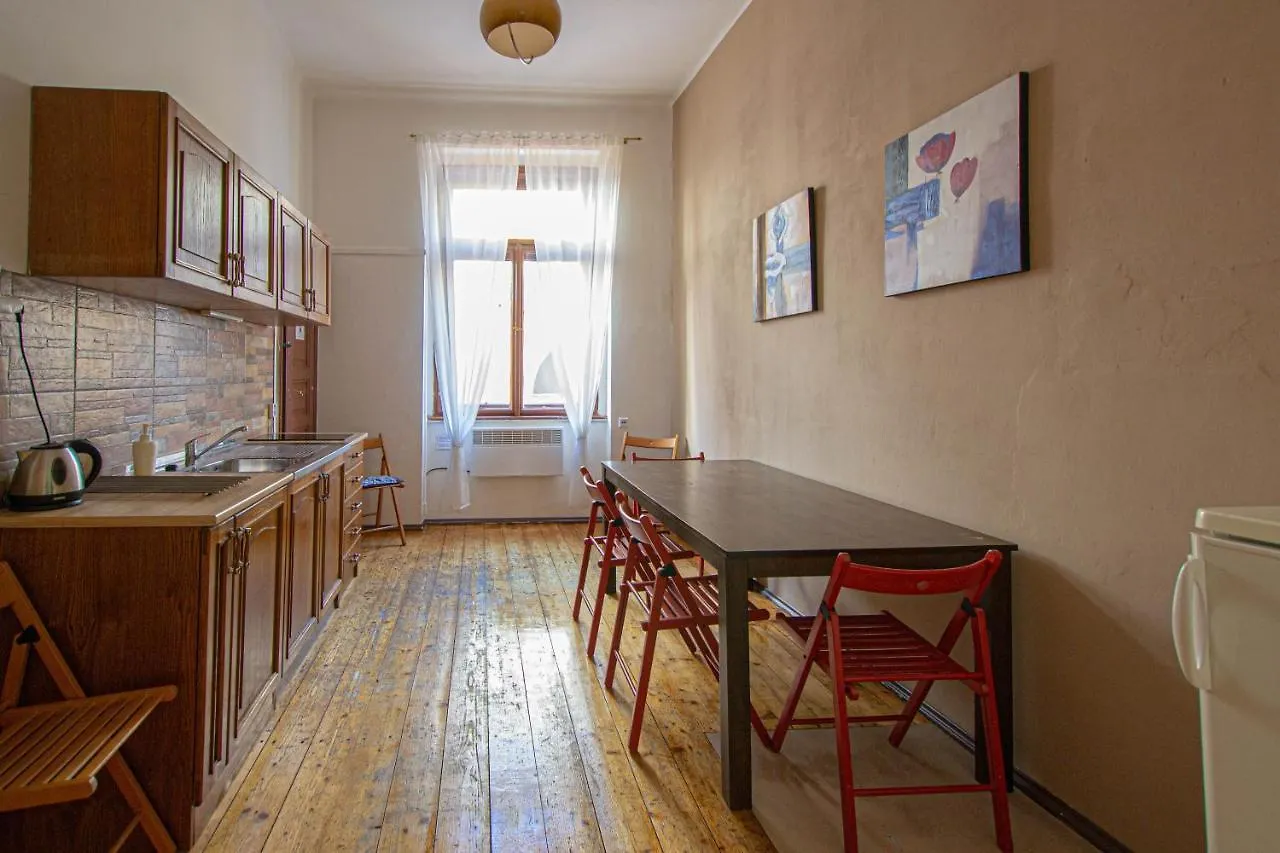 For Celebrations Spacious 3Bdr Apartment With Balcony Praga