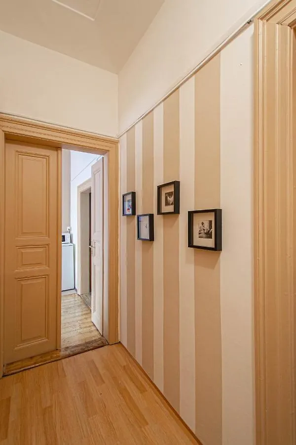 For Celebrations Spacious 3Bdr Apartment With Balcony Praga 0*,