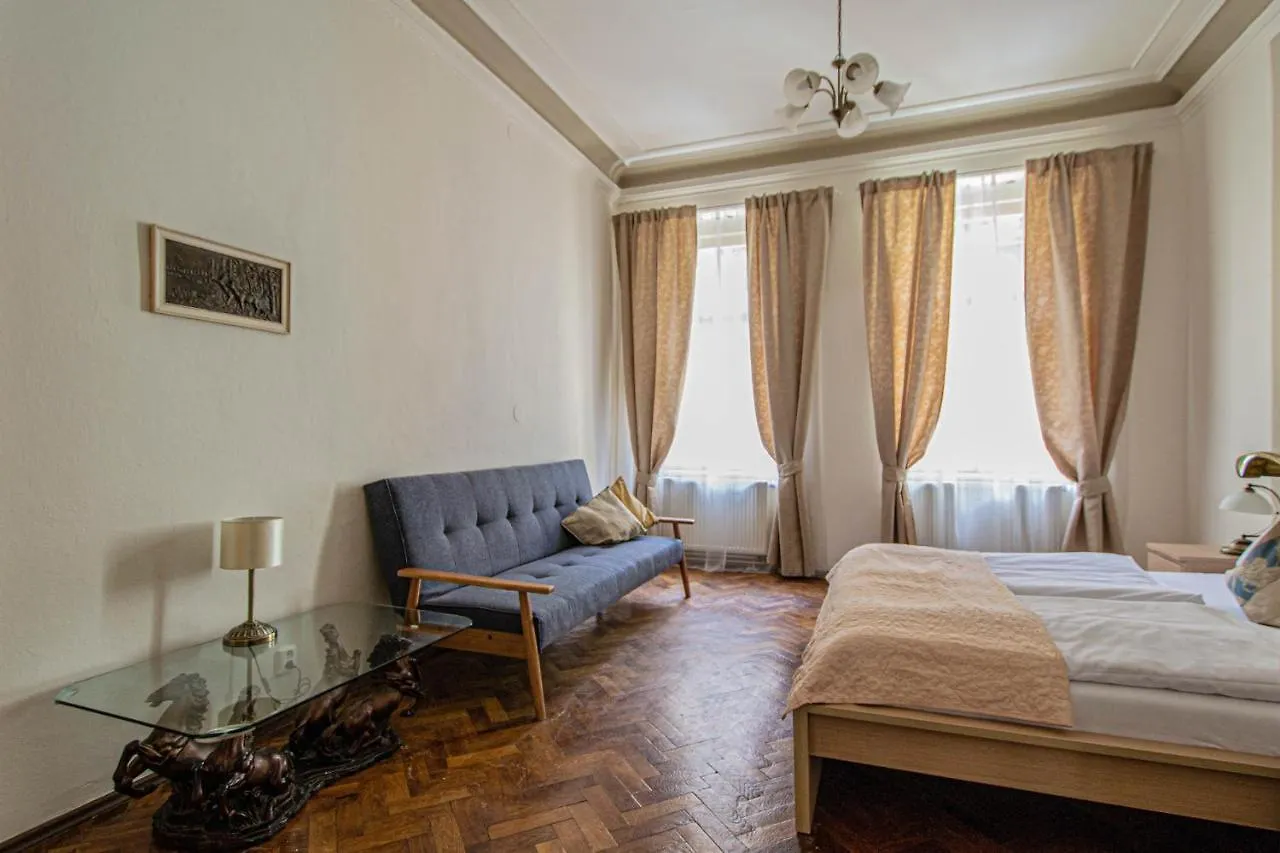 For Celebrations Spacious 3Bdr Apartment With Balcony Praga