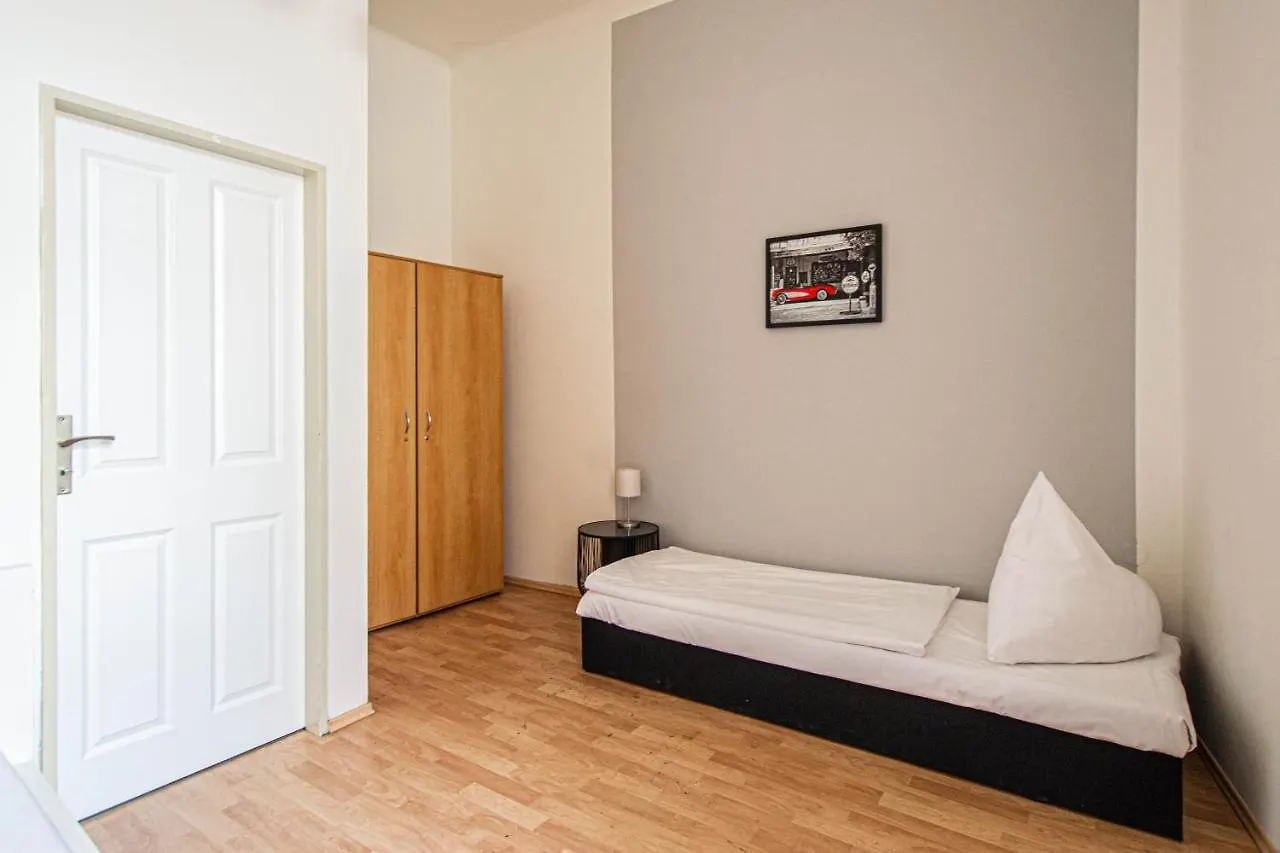 For Celebrations Spacious 3Bdr Apartment With Balcony Praga