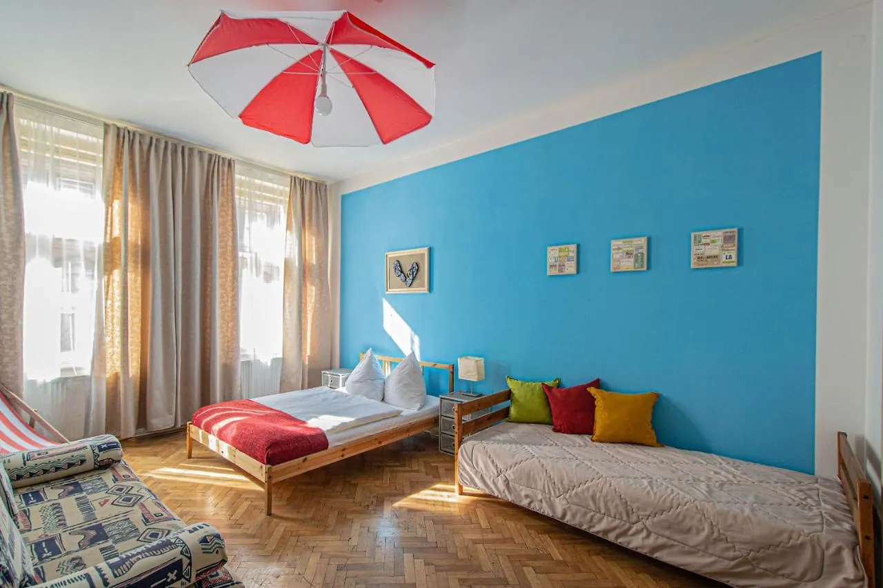 For Celebrations Spacious 3Bdr Apartment With Balcony Praga
