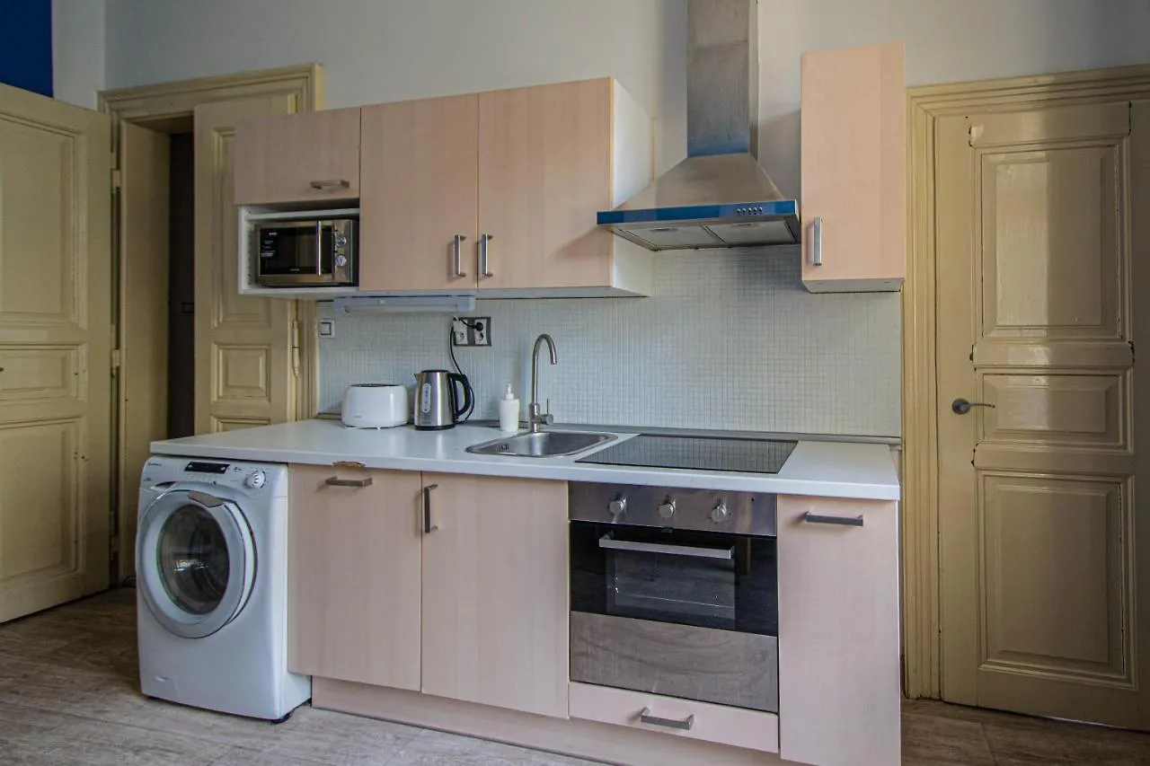 For Celebrations Spacious 3Bdr Apartment With Balcony Praga